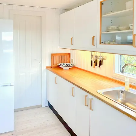 Sommerhus Med Havudsigt Ved Faldsled * Millinge