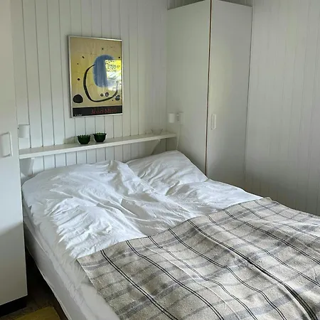 Casa vacanze With Harbour View In Falsled