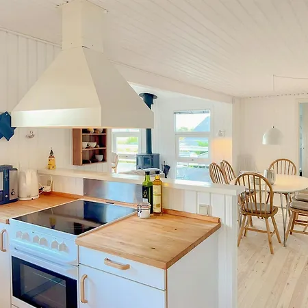 Hébergement de vacances With Harbour View In Falsled *