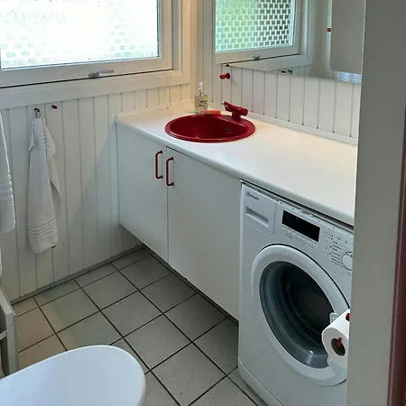 Sommerhus Med Havudsigt Ved Faldsled * Millinge