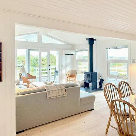 Sommerhus Med Havudsigt Ved Faldsled