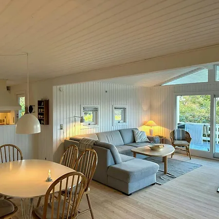 Hébergement de vacances With Harbour View In Falsled