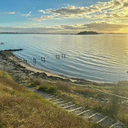 With Harbour View In Falsled Hébergement de vacances