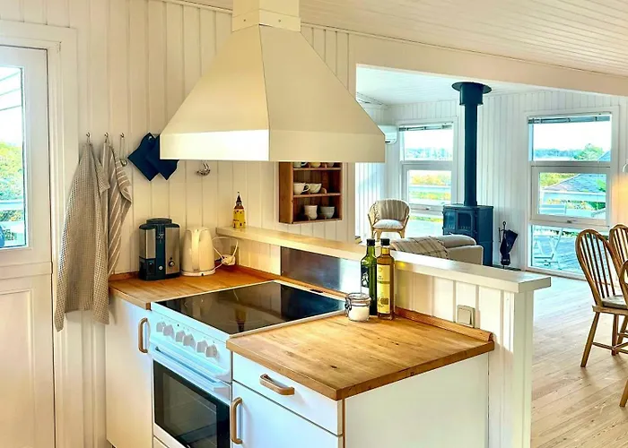 With Harbour View In Falsled Millinge