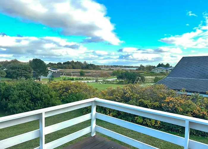 With Harbour View In Falsled بيت للعطل