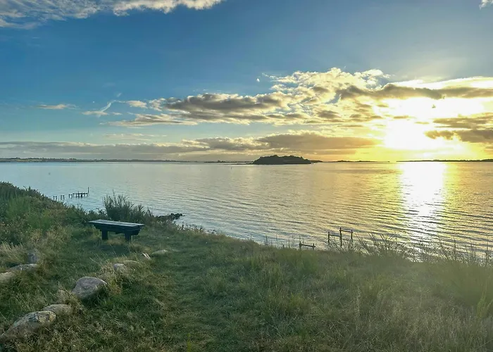 With Harbour View In Falsled *