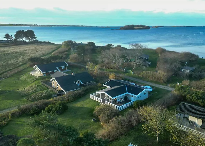 With Harbour View In Falsled بيت للعطل